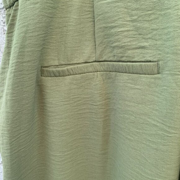 Green Wide Leg flowy slacks/pants - Picture 5 of 5